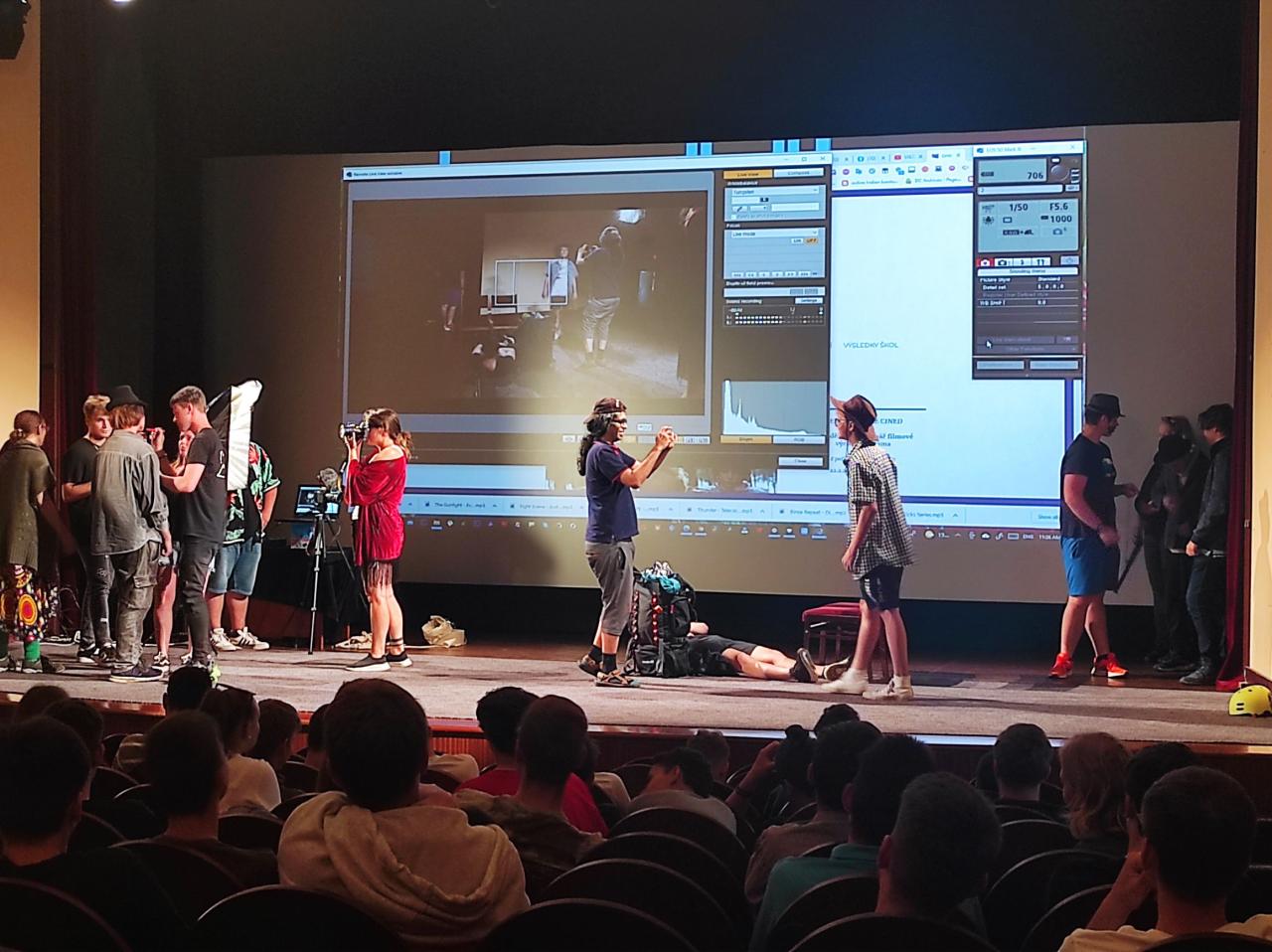 CINED - živý dabing a stoptrik přímo na plátně!