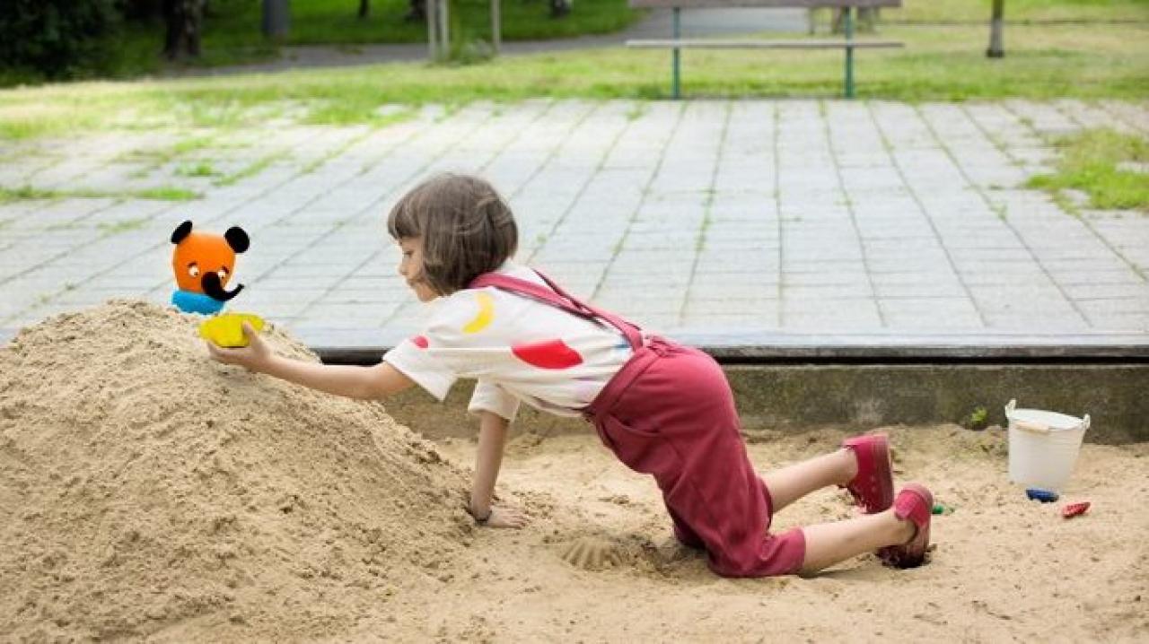 KINO VŠEMI SMYSLY s pásmem filmů Kateřiny Karhánkové