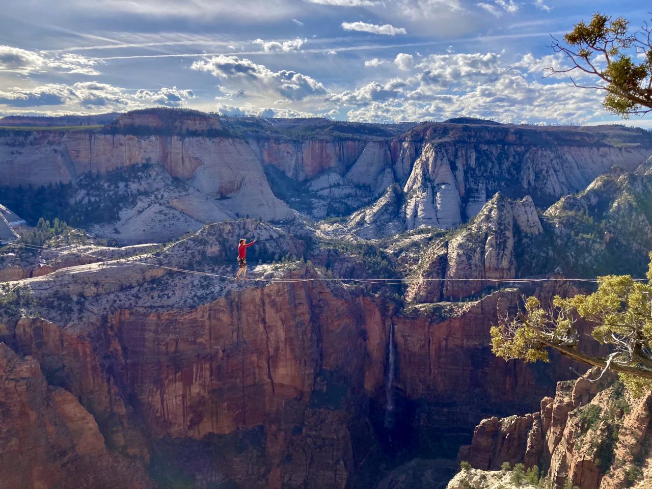 2v1: Arctic Circle Trail & Příběhy žen z řek, skal a nebe