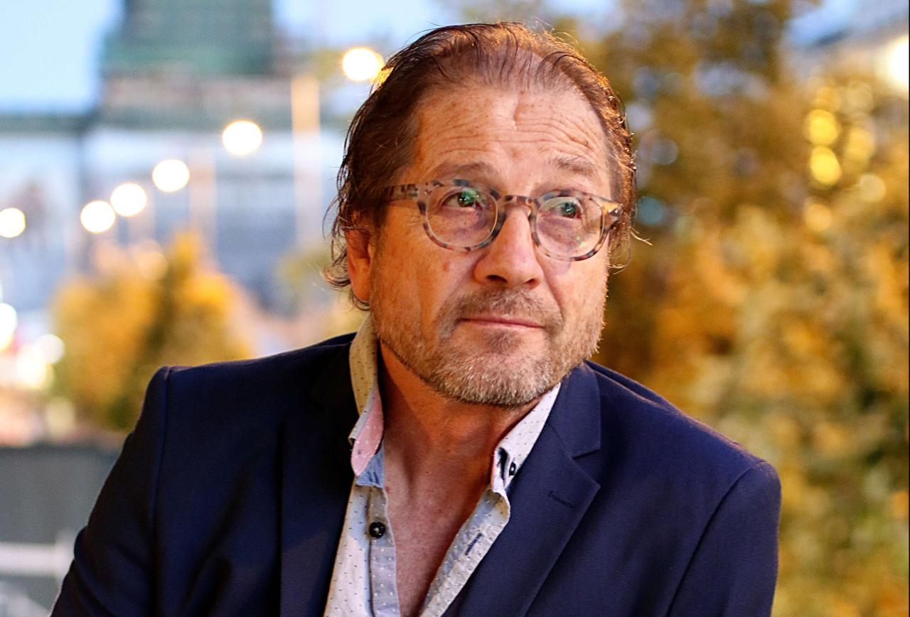 Steve Lichtag, KROTITEL ŽRALOKŮ – Beseda